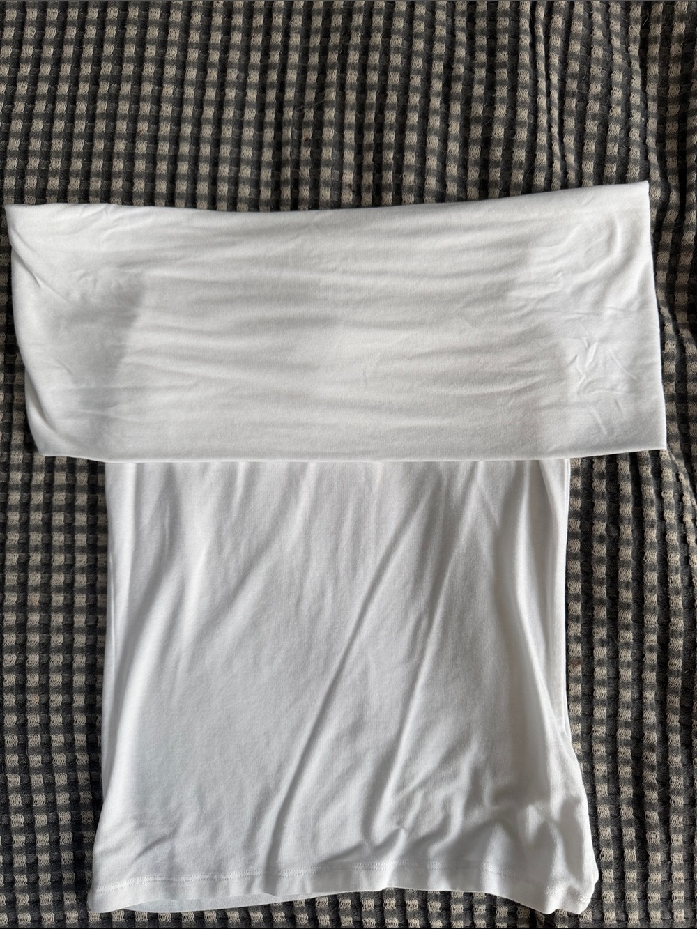 Aritzia Babaton White Off-Shoulder Tube Top